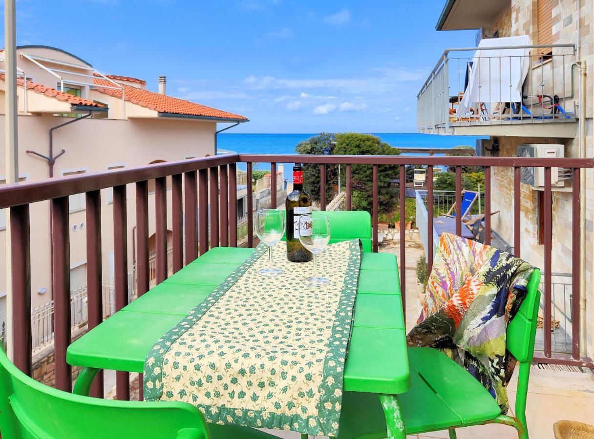 Le Dune Sea View Apartments - Futura Cav San Vincenzo Exteriör bild
